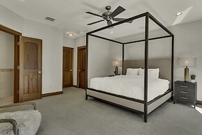 Tuckers Cove 7 Bedroom Home by RedAwning