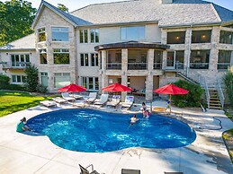 Tuckers Cove 7 Bedroom Home by RedAwning