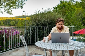 Tuckers Cove 7 Bedroom Home by RedAwning