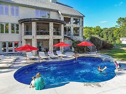 Tuckers Cove 7 Bedroom Home by RedAwning