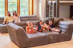 Tuckers Cove 7 Bedroom Home by RedAwning