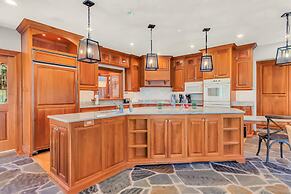 Tuckers Cove 7 Bedroom Home by RedAwning