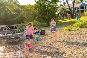 Tuckers Cove 7 Bedroom Home by RedAwning