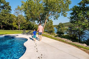 Tuckers Cove 7 Bedroom Home by RedAwning