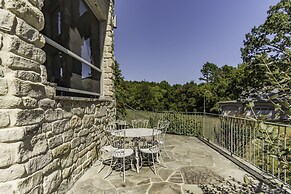 Tuckers Cove 7 Bedroom Home by RedAwning