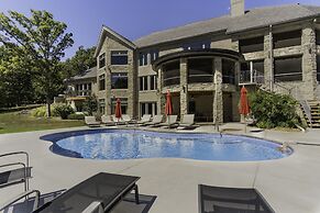 Tuckers Cove 7 Bedroom Home by RedAwning