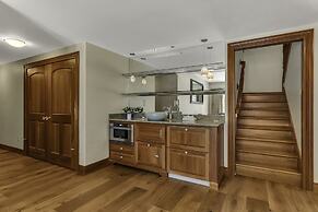 Tuckers Cove 7 Bedroom Home by RedAwning