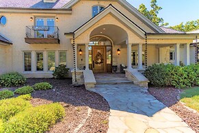 Tuckers Cove 7 Bedroom Home by RedAwning