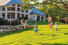 Tuckers Cove 7 Bedroom Home by RedAwning