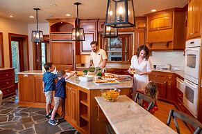 Tuckers Cove 7 Bedroom Home by RedAwning