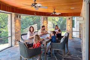 Tuckers Cove 7 Bedroom Home by RedAwning