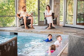 Tuckers Cove 7 Bedroom Home by RedAwning