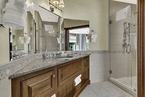 Tuckers Cove 7 Bedroom Home by RedAwning