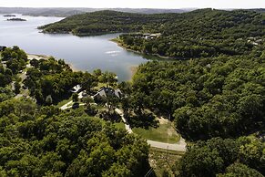 Tuckers Cove 7 Bedroom Home by RedAwning