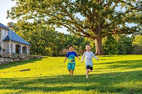 Tuckers Cove 7 Bedroom Home by RedAwning