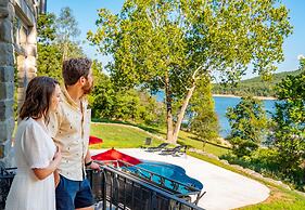 Tuckers Cove 7 Bedroom Home by RedAwning