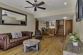 Tuckers Cove 7 Bedroom Home by RedAwning