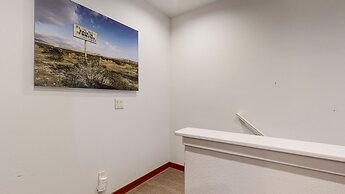 Grayfox 2 Pet-Friendly, 5-Star with Private Hot Tub, 2 Car Garage and 