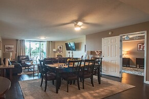 Yacht Club Villas #2-204 4 Bedroom Condo by RedAwning