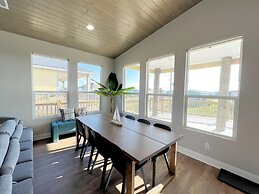 Crystal Blue 3 Bedroom Home by RedAwning