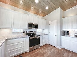 Crystal Blue 3 Bedroom Home by RedAwning