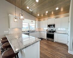 Crystal Blue 3 Bedroom Home by RedAwning