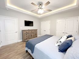 Crystal Blue 3 Bedroom Home by RedAwning