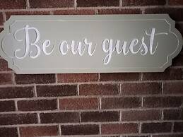 Charming Wentworth Lodge With Countryside Views