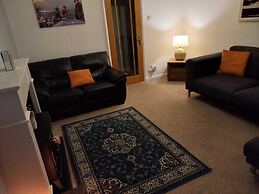 Charming Wentworth Lodge With Countryside Views