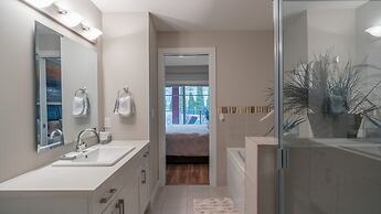 Fabulous Condo at Five Star Resort #209