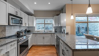 Fabulous Condo at Five Star Resort #209