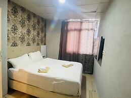 Zeus Convenient Suit İstanbul