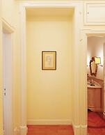 Roman Holidays Boutique