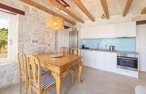 The Yiameli Collection - Yasmi