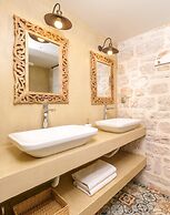 The Yiameli Collection - Levandi