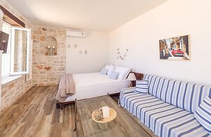 The Yiameli Collection - Levandi