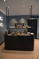 Victoria by Petit Chic