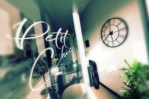 Victoria by Petit Chic