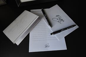 Victoria by Petit Chic