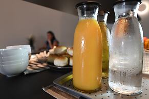 Victoria by Petit Chic