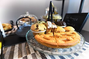 Victoria by Petit Chic