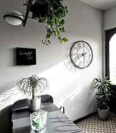 Victoria by Petit Chic