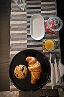 Victoria by Petit Chic