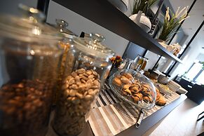 Victoria by Petit Chic