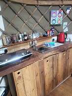 Bembridge Harbour Yurt - Log Burner - Wifi