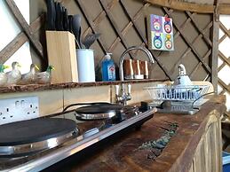 Bembridge Harbour Yurt - Log Burner - Wifi