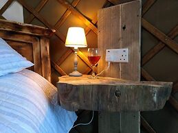 Bembridge Harbour Yurt - Log Burner - Wifi