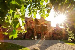 Breathtaking Elizabethan Manor House