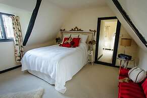 Breathtaking Elizabethan Manor House