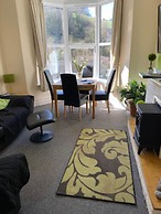 Homely 2- bed Apartment -ground Floor-sleeps 4